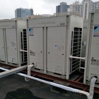 深圳大鹏区闲置中央空调回收价格特灵水冷制冷机回收